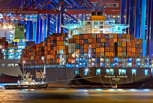 lodní přeprava kontejnerů